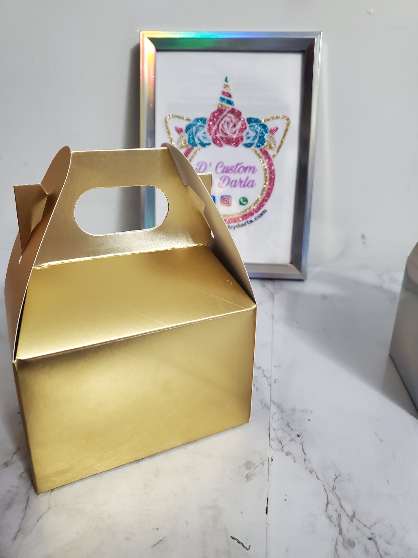 Cajita con su asas 4x2.5x5.625