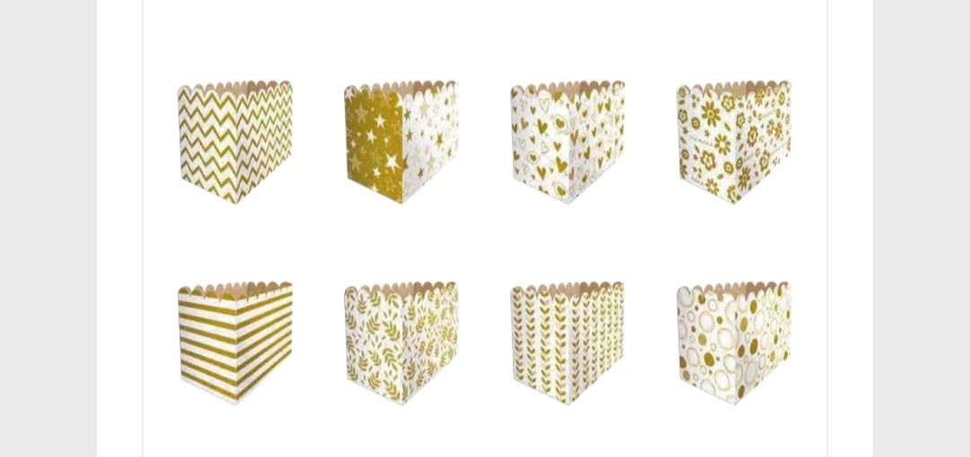 Caja para Regalos mediana DORADA 4.48x3.62x5.43in